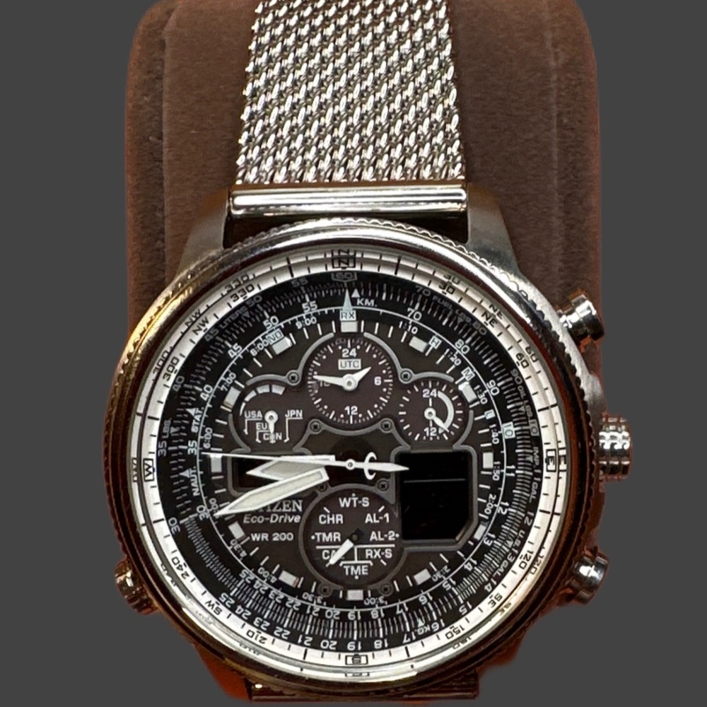 Citizen NaviHawk AT no box never worn. Looks brand new.